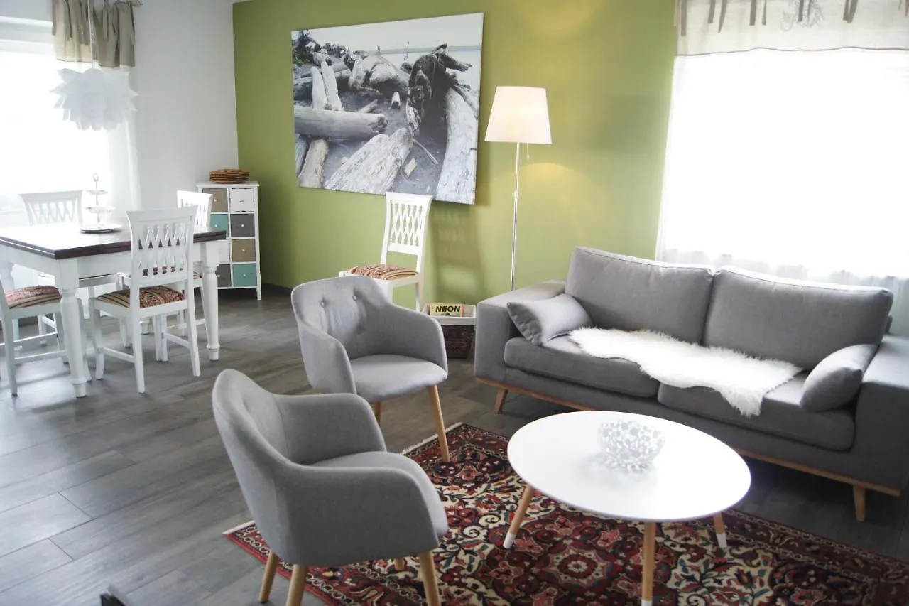 Schoene, Grosse Ferienwohnung In Waldenbuch, Nahe Stuttgart Messe, Boeblingen, Sindelfingen location